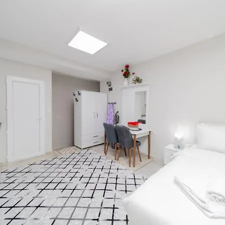 Furnished Tiny Studio Flat In Muratpasa Antalya